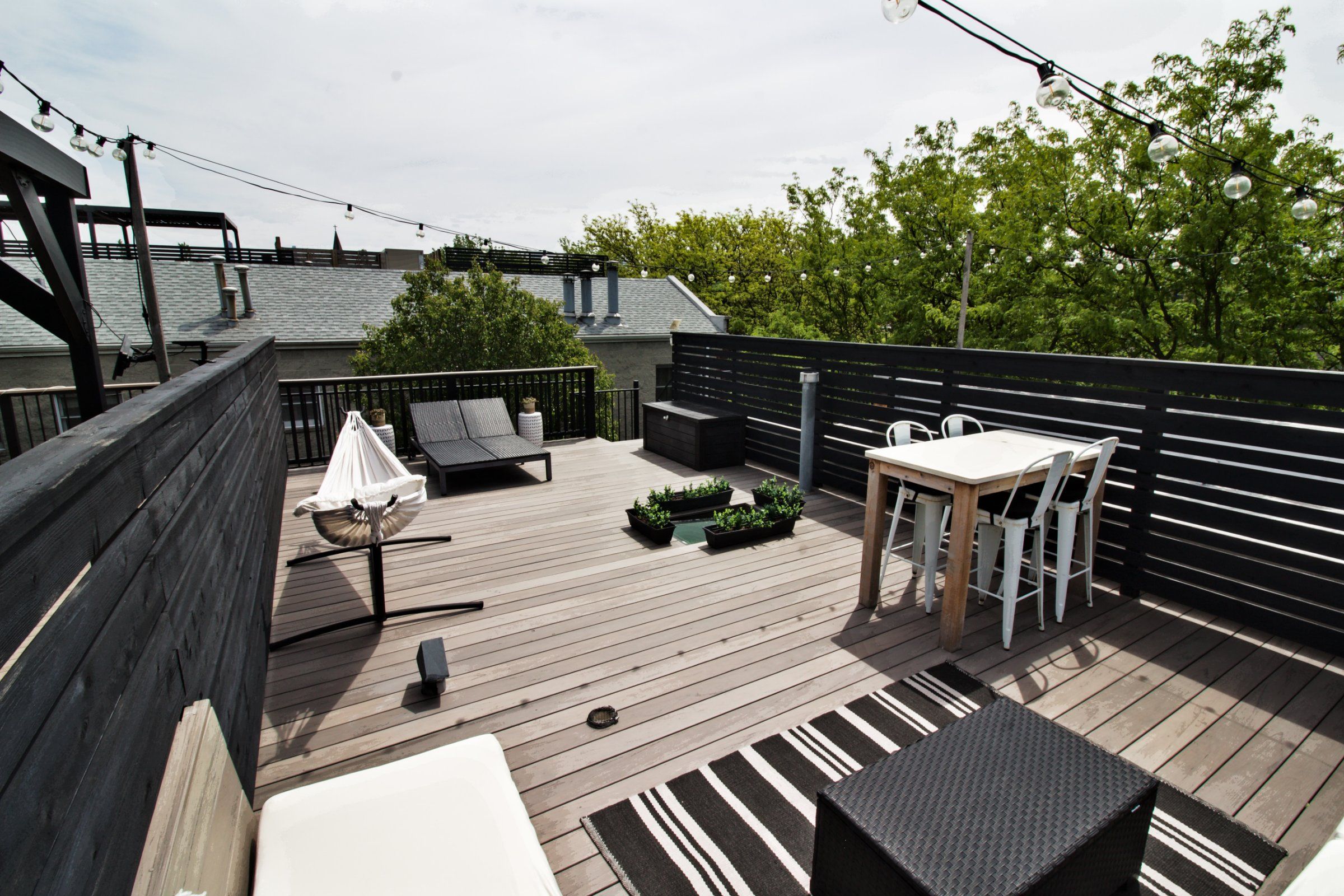 737 N Wood — rooftop