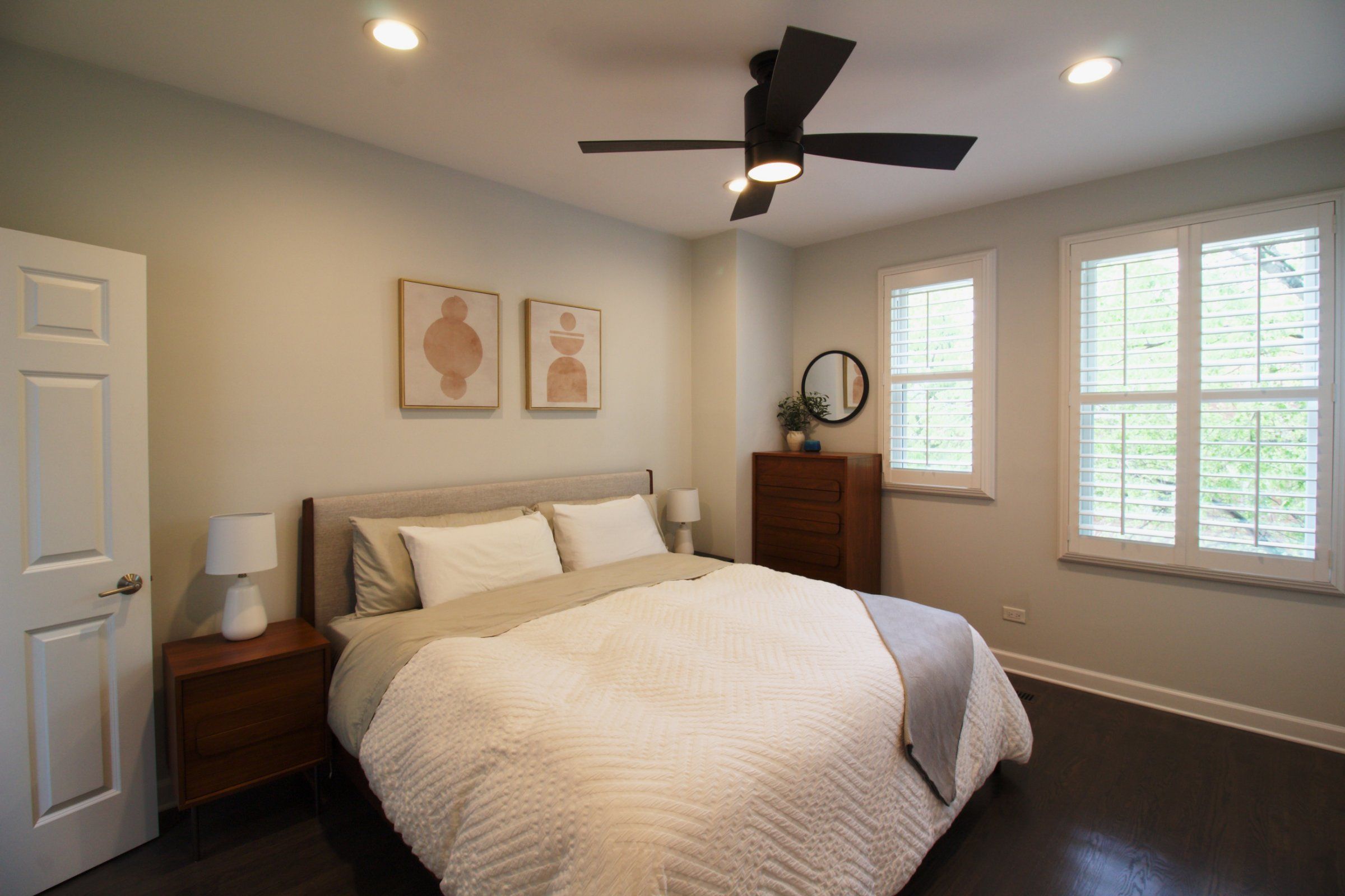 737 N Wood — master bedroom