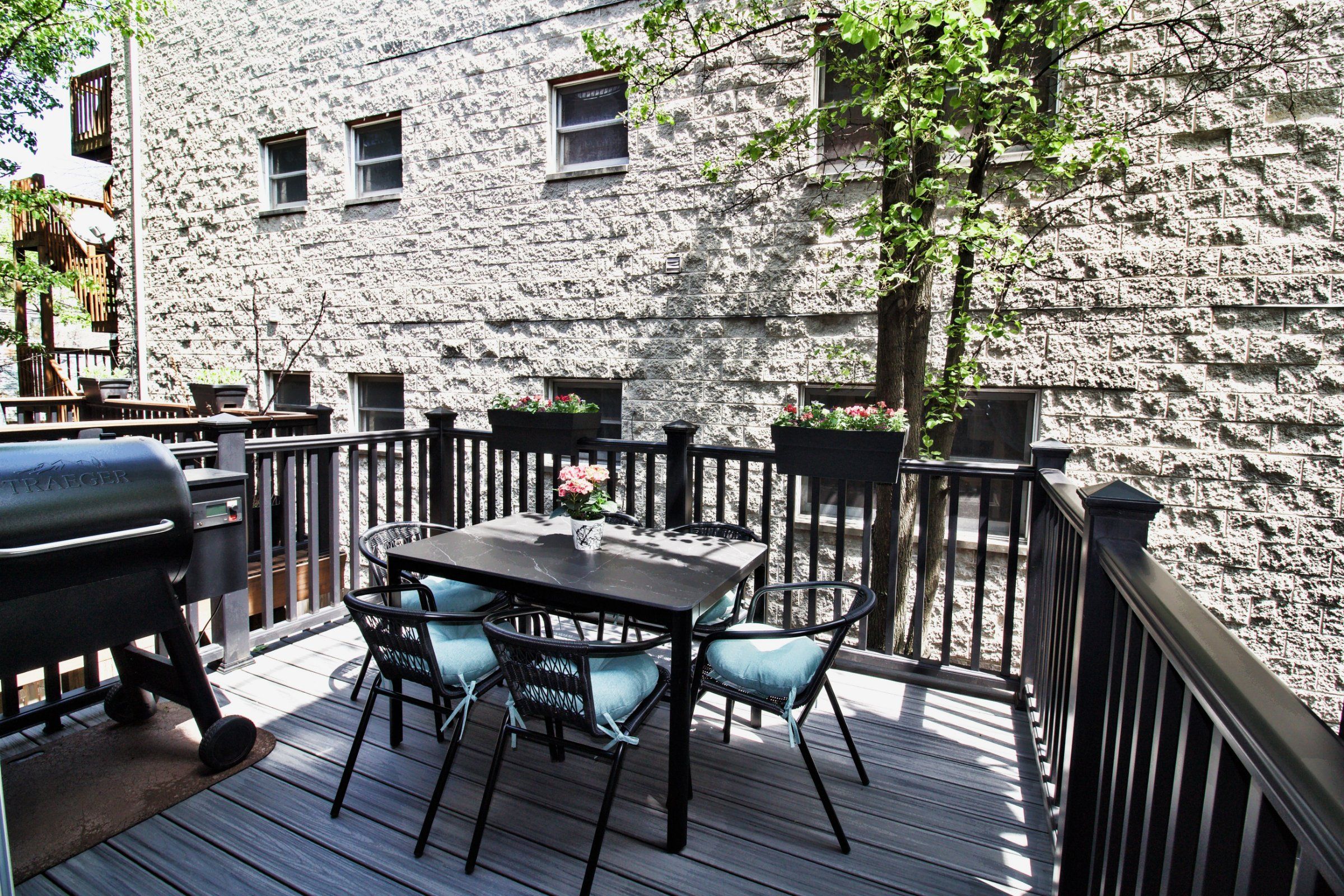 737 N Wood — kitchen deck