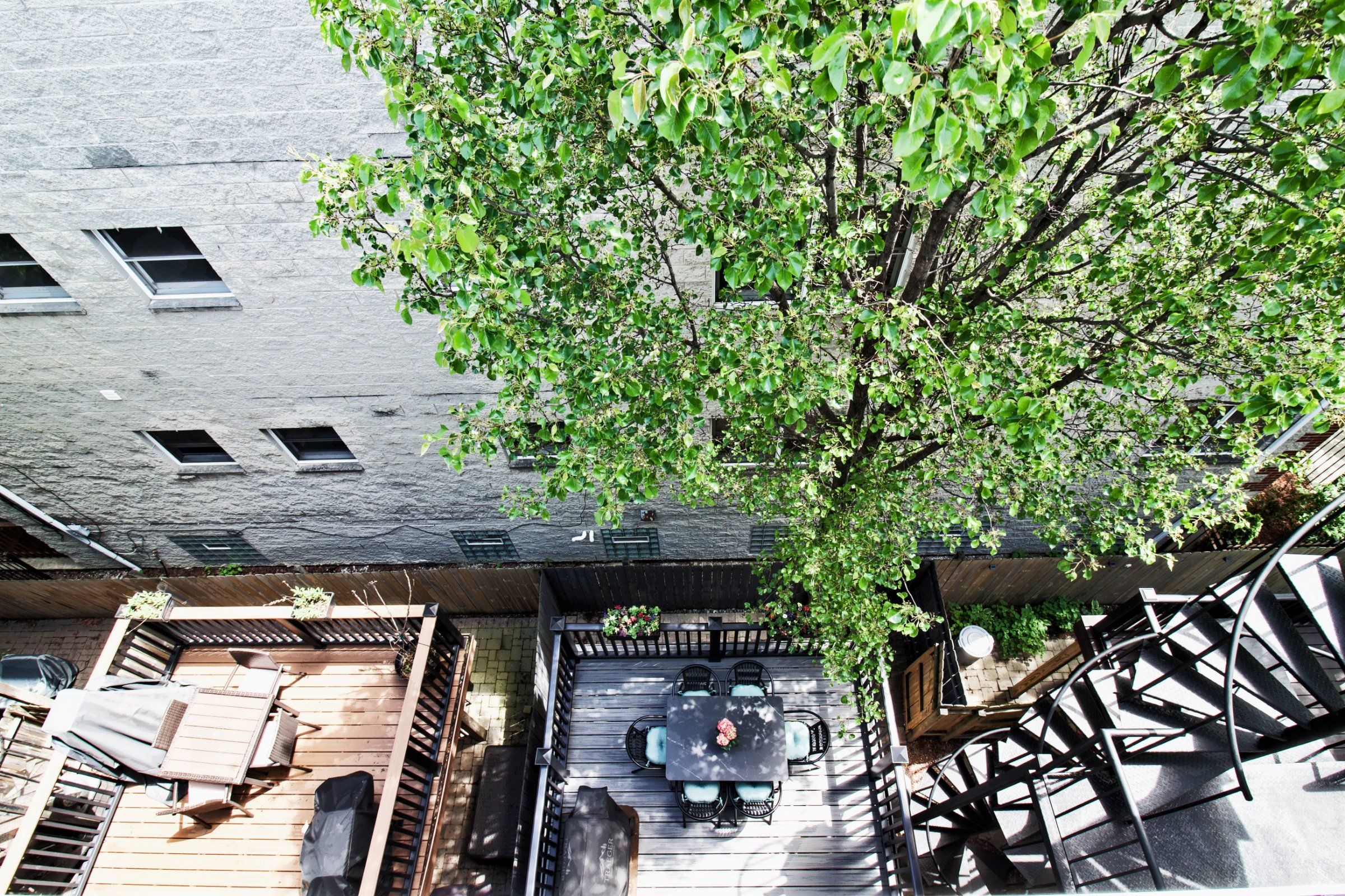 737 N Wood — top